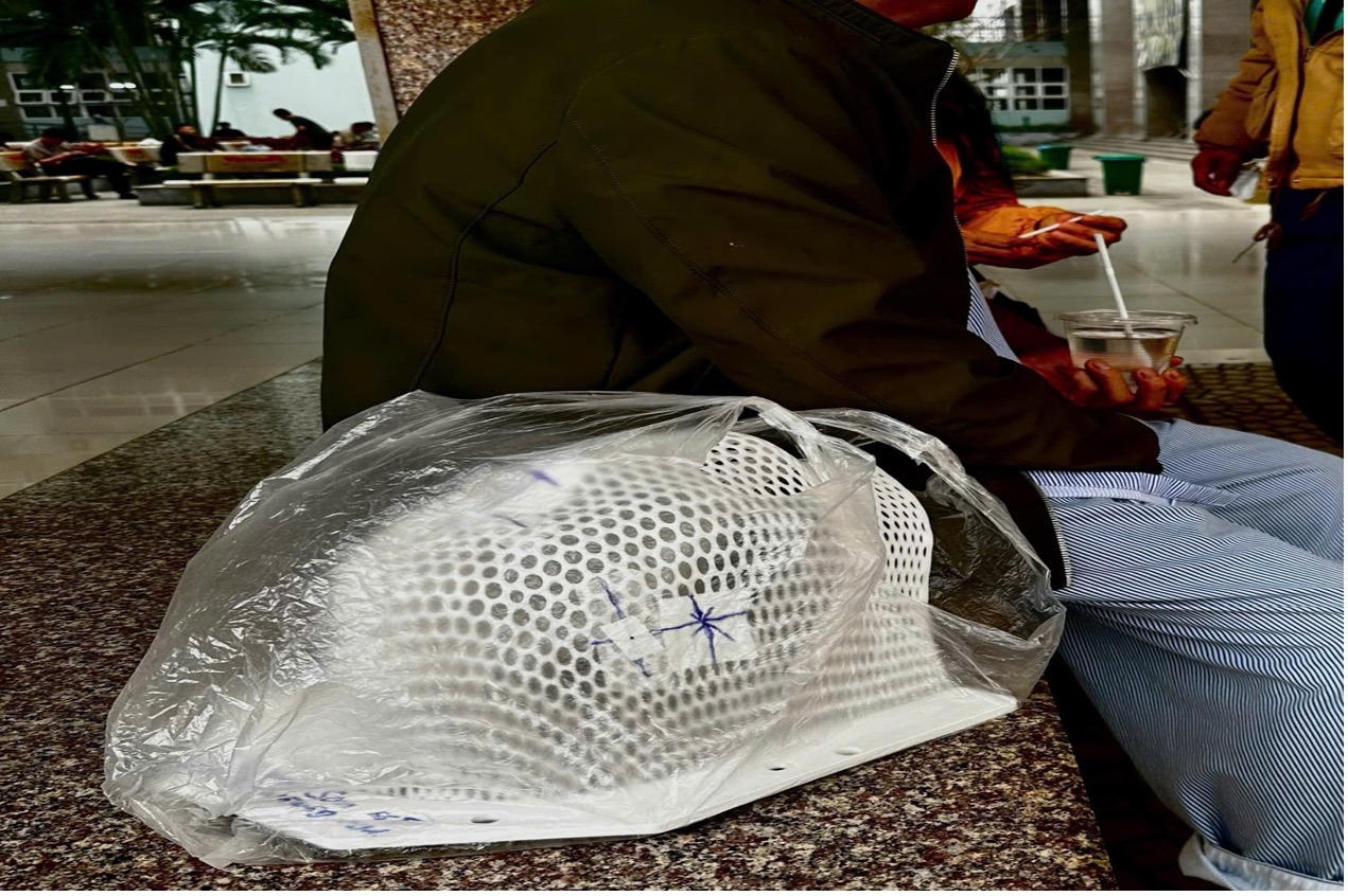 Những ngày giáp Tết ở bệnh viện K Tân Triều