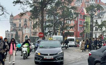 Năm Bính Ngọ lên cao nguyên Bắc Hà xem giải đua ngựa trăm năm tuổi