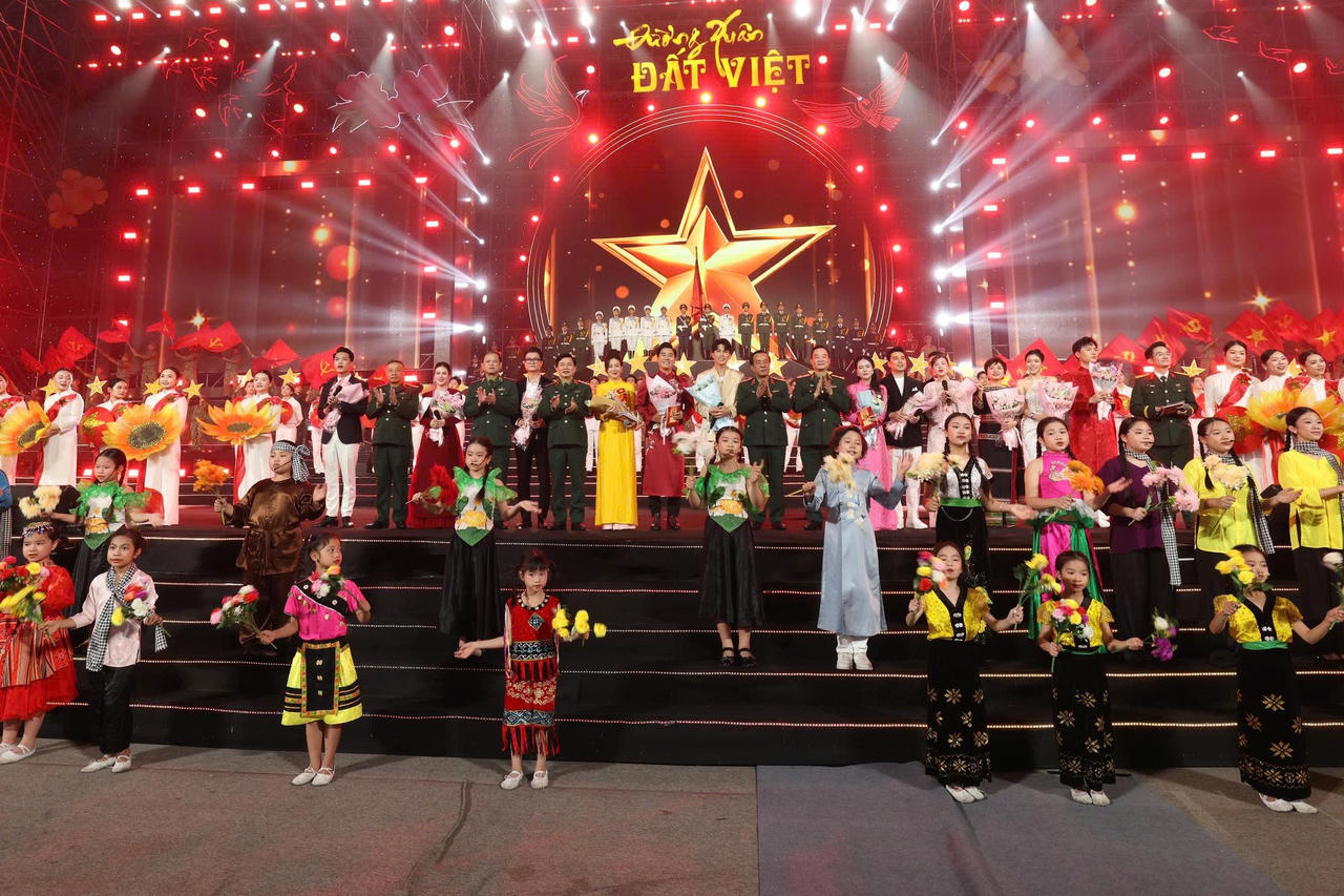 'Đường Xuân đất Việt 2026 - Hội tụ' thể hiện rõ nét hào khí dân tộc, tiềm lực quốc gia 'Đường Xuân đất Việt 2026 - Hội tụ' thể hiện rõ nét hào khí dân tộc, tiềm lực quốc gia