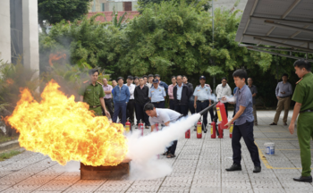 Care For Việt Nam lan tỏa tinh thần sẻ chia giữa mùa bão lũ