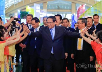 Thủ tướng Phạm Minh Chính dự lễ khai mạc Hội chợ Mùa Xuân lần thứ nhất năm 2026