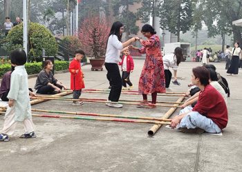 Người trẻ vẫn rất yêu truyền thống Tết xưa của cha ông