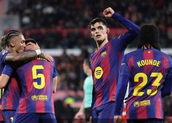Barcelona ‘nhấn chìm’ Levante, giành lại ngôi đầu La Liga