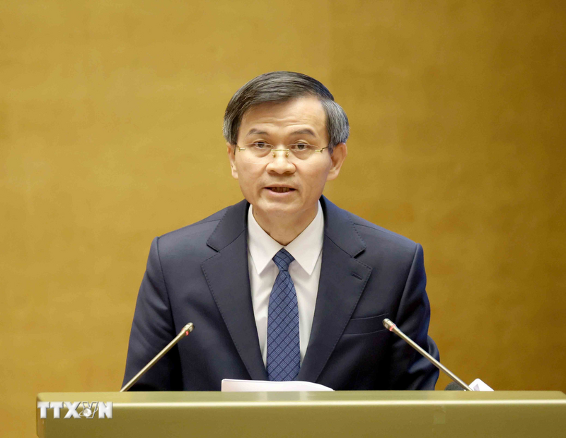 Đồng chí Đoàn Minh Huấn, Ủy viên Bộ Chính trị, Giám đốc Học viện Chính trị Quốc gia Hồ Chí Minh giới thiệu Chuyên đề: "Đề cương Tổng kết 100 năm Đảng lãnh đạo Cách mạng Việt Nam (1930 - 2030), định hướng lãnh đạo phát triển đất nước trong 100 năm tiếp theo (2030 - 2130) và Tổng kết 40 năm thực hiện Cương lĩnh xây dựng đất nước trong thời kỳ quá độ lên chủ nghĩa xã hội". Ảnh: Phương Hoa/TTXVN