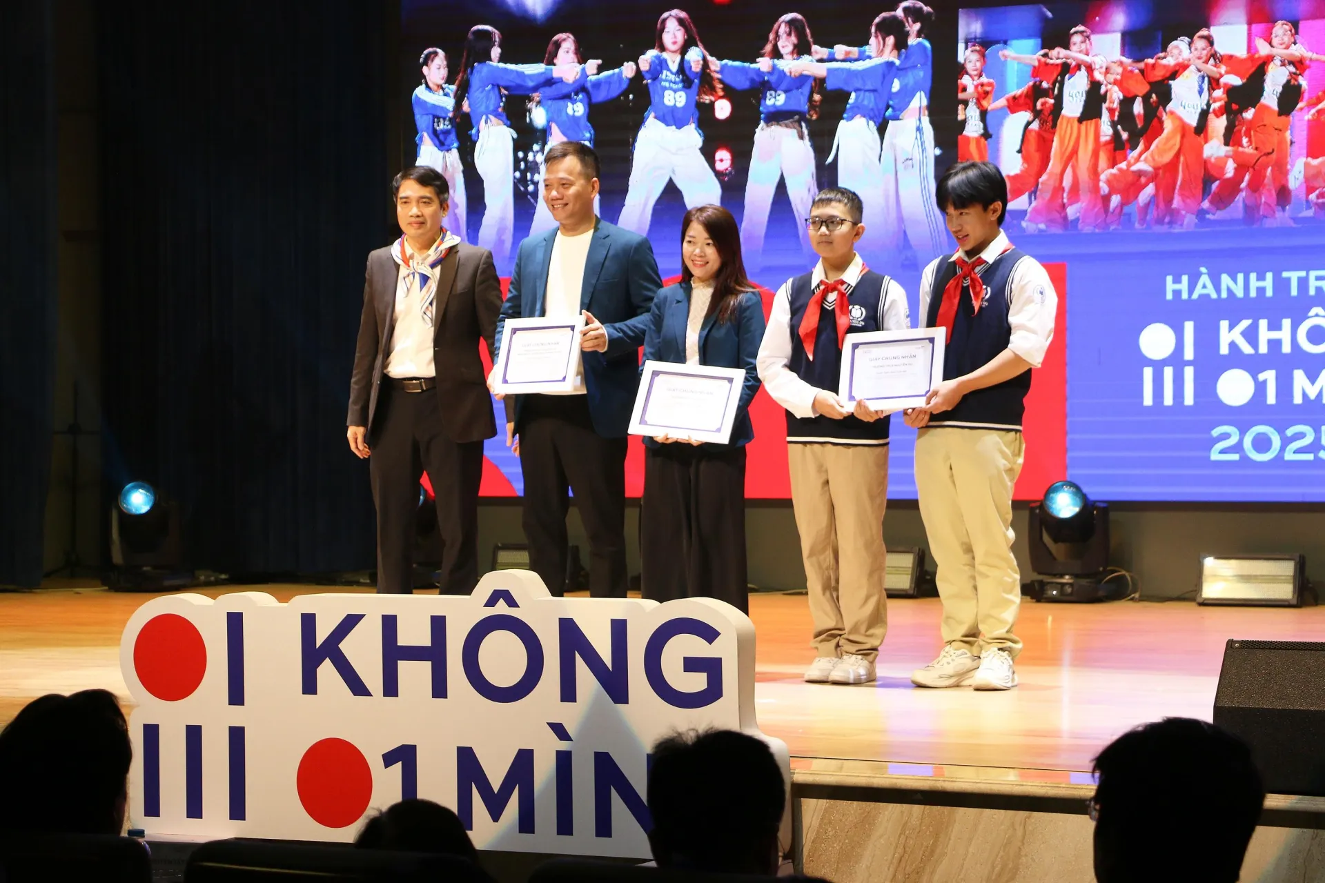 Wellspring đã được vinh danh với 2 giải thưởng tại Cuộc thi Minishow “Tìm kiếm Tài năng Học đường”. IMG_9206