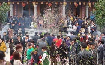 Màu sắc trang phục hợp mệnh ngày mùng 1 Tết để rước lộc trọn năm