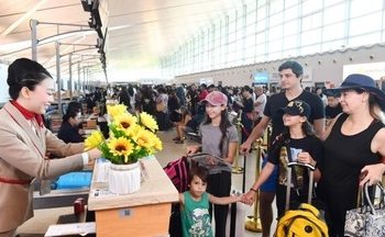 Tây Ninh: Biển người trẩy hội Núi Bà Đen đầu xuân 2026