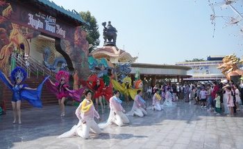 Huế chào đón du khách đầu tiên năm 2026 bằng đường hàng không, hàng hải