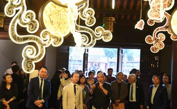 Bình Điền: 32 năm bền bỉ đồng hành, toả sáng tài năng cải lương Việt