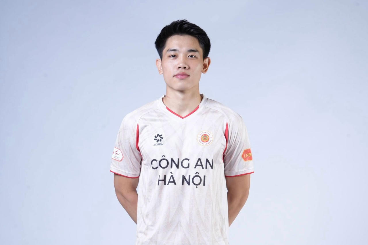Cầu thủ Đình Bắc được đề cử Gương mặt trẻ Việt Nam tiêu biểu 2025