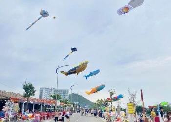 Du lịch biển Hà Tĩnh thu hút du khách nhờ đầu tư hạ tầng, dịch vụ