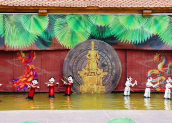 Múa rối nước thu hút du khách tại Lễ hội Đền Hùng 2026