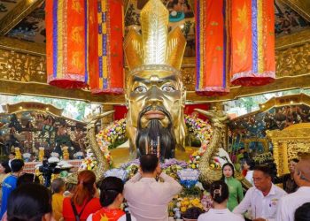 TP. Hồ Chí Minh: Dòng người đổ về khu vui chơi dịp lễ Giỗ Tổ Hùng Vương