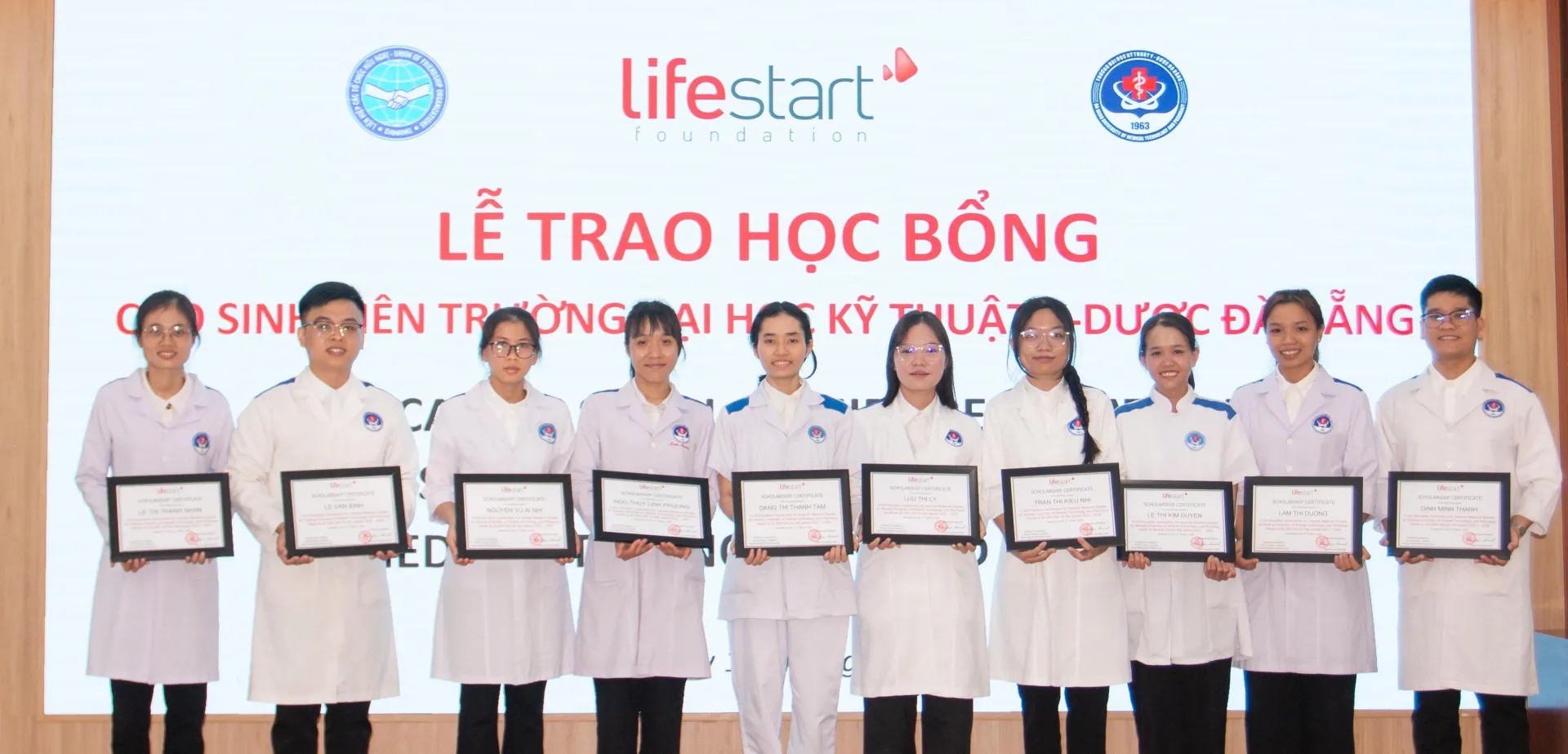 3. Mười SV ĐH KTYD Đ