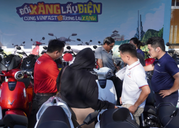 Ngày hội đổi xăng lấy điện miền Tây hút khách nhờ ưu đãi tháng 4