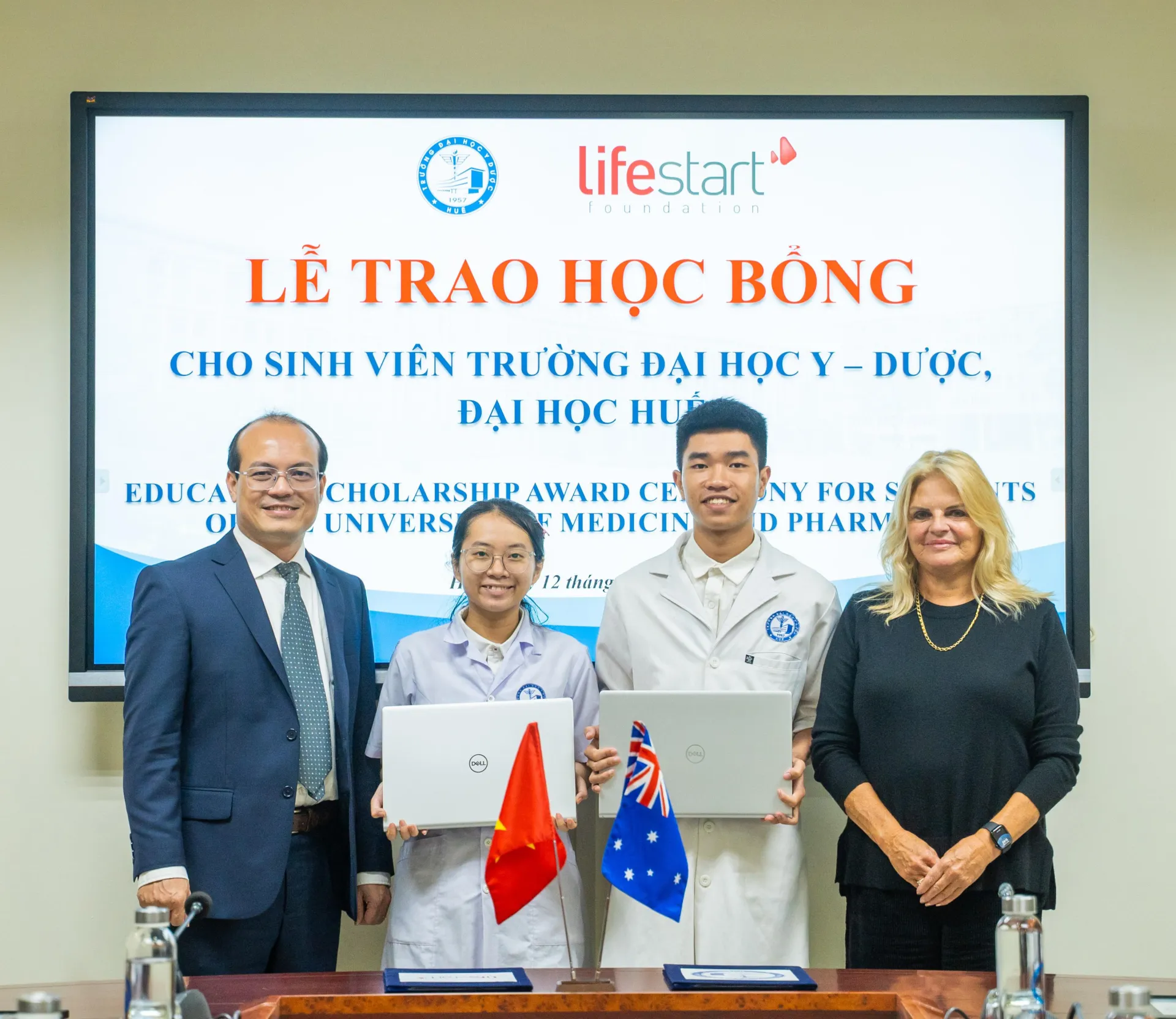 5. Hai SV ĐH Y Dược H