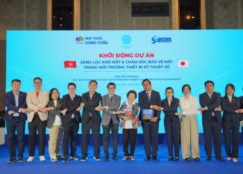 Long Châu ra mắt bộ câu hỏi tầm soát khô mắt 30 giây