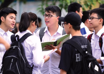 Công bố số lượng học sinh đăng ký vào lớp 10 các trường công lập tại Hà Nội