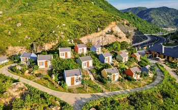 Giải đua SUP ‘kích sóng’ du lịch biển Quy Nhơn Năm Du lịch quốc gia