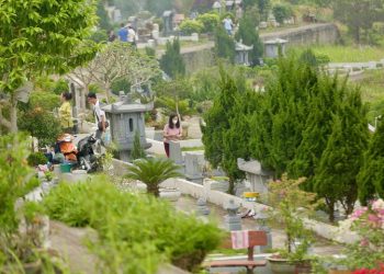 Âm nhạc nối nhịp ký ức nơi Lạc Hồng Viên dịp Tết Thanh minh