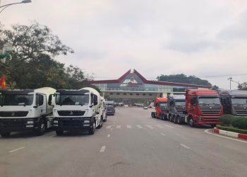 Nhập khẩu ô tô qua Cửa khẩu quốc tế Hữu Nghị tăng trưởng mạnh