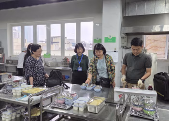 Lo ngại thực phẩm bẩn vào trường học, nhiều phường ở Hà Nội tăng tốc kiểm tra