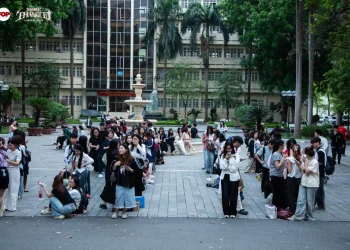 Sinh viên trường Báo “cháy” hết mình tại đêm nhạc Dạ Khúc Tháng Tư 2026 – LIMINAL