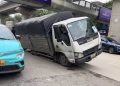 Xe tải sụp ‘hố tử thần’ trên đường Nguyễn Trãi, Hà Nội