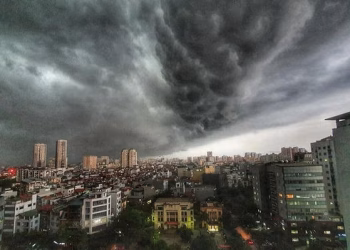 Cảnh báo mưa lớn, giông lốc ở nhiều địa phương từ chiều và đêm nay