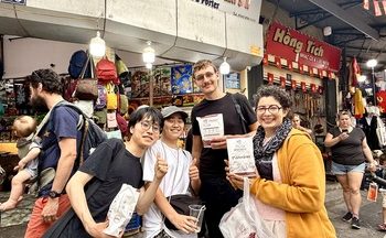 Xuân về qua phiên chợ hơn một thế kỷ tại Hà Nội