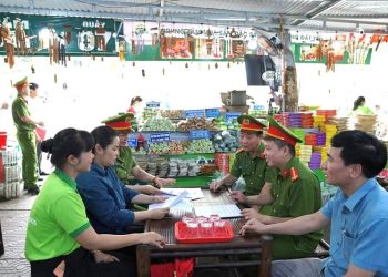 Kiểm tra hơn 100 cơ sở kinh doanh ăn uống, lưu trú tại lễ hội Đền Hùng