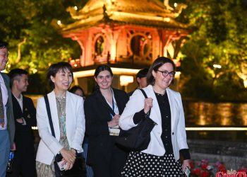 Quan chức cấp cao CPTPP trải nghiệm tour đêm ‘Tinh hoa đạo học’