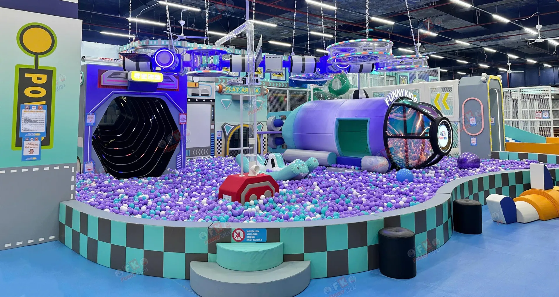 Nha bong nha lien hoan