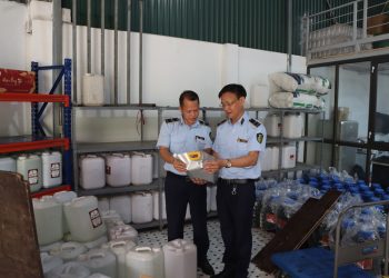 Phát hiện gần 9.000 lít rượu có dấu hiệu vi phạm tại Hà Nội