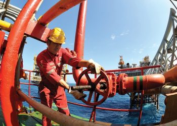 Giữ vững ‘lá chắn năng lượng’ trước ‘bão’ địa chính trị Trung Đông