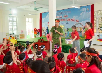 Ninh Bình: Bồi dưỡng văn hóa giao thông cho trẻ mầm non từ những bài học đầu đời