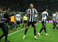 Newcastle quật ngã MU tại St James’ Park với 10 người đầy tranh cãi
