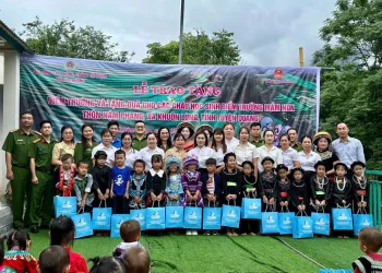 Trao tặng điểm trường mầm non tại Tuyên Quang, lan tỏa yêu thương tới học sinh vùng cao