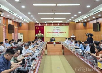 Tiếp tục tinh gọn tổ chức bên trong bộ, ngành Trung ương và sở, ngành