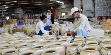 Từ 1/7, doanh nghiệp siêu nhỏ được sử dụng người thân làm kế toán