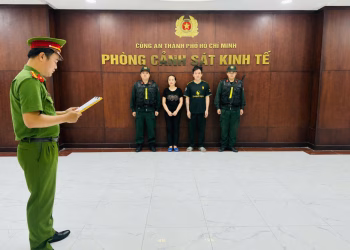 Một phụ nữ vận chuyển trái phép 2,2 kg vàng từ Campuchia về Việt Nam