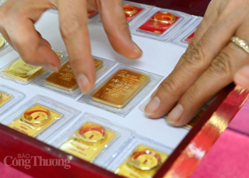 Giá vàng hôm nay (18/5): Giảm mạnh, người mua lỗ đậm