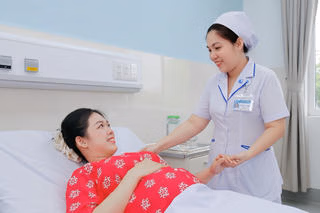 Bộ Y tế tiếp tục hoàn thiện chính sách hỗ trợ, khuyến khích sinh con
