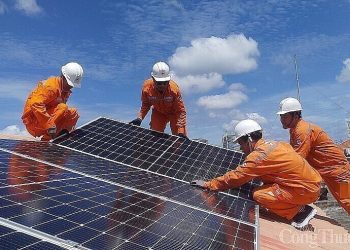 Tiết kiệm điện mùa nóng: Thay đổi từ nhận thức đến hành vi