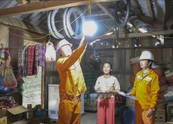 Bảo đảm 100% hộ dân tộc thiểu số được sử dụng điện vào năm 2030