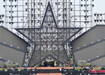 Xe tăng T-54B và xe thang đột kích sẽ xuất hiện tại Sao Nhập Ngũ Concert 2026