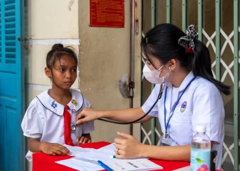 Khám sức khỏe, tư vấn dinh dưỡng cho 300 trẻ em có hoàn cảnh khó khăn tại tỉnh Khánh Hòa