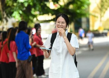 Hôm nay, học sinh tại 7 địa phương tiếp tục làm bài thi vào lớp 10