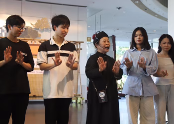 Sinh viên Học viện Báo chí và tuyên truyền tái hiện di sản hát Xoan bằng mô hình ‘không gian mở’