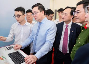 Ninh Bình ra mắt Trạm dịch vụ công số tích hợp công nghệ AI